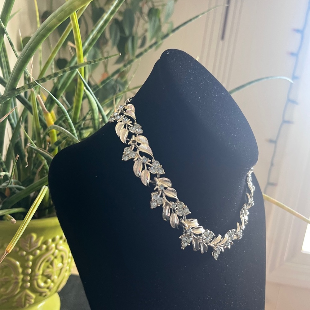 Vintage Coro Silver Tone Leaf Choker Necklace with Pale Blue Rhinestones - Picture 3 of 10
